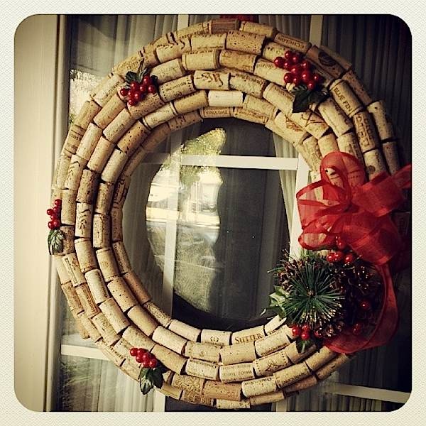 webWinecork wreath